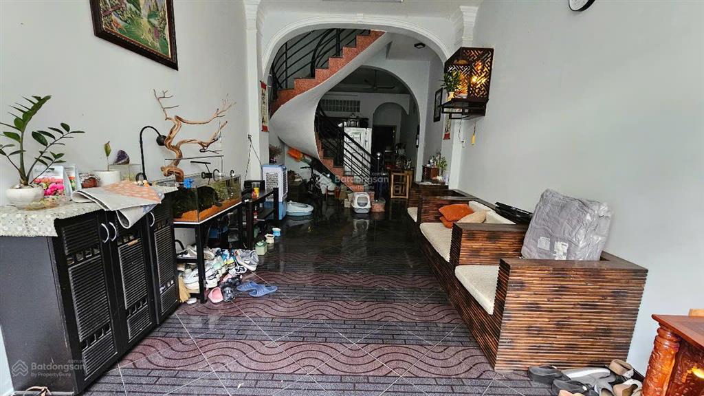 Nhà ngay lê văn sỹ, 4x18m, 3 tầng, chỉ 9,1 tỷ, cần bán