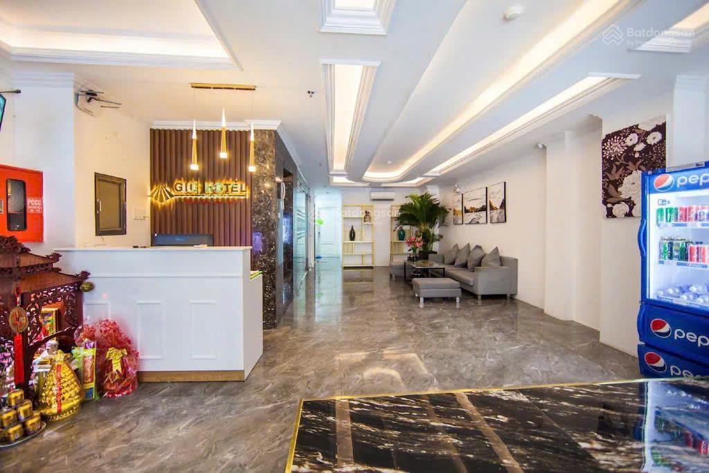 Bán khách sạn tân bình, ngay sân bay, 23 phòng, chỉ 31 tỷ. hđt 100 triệu