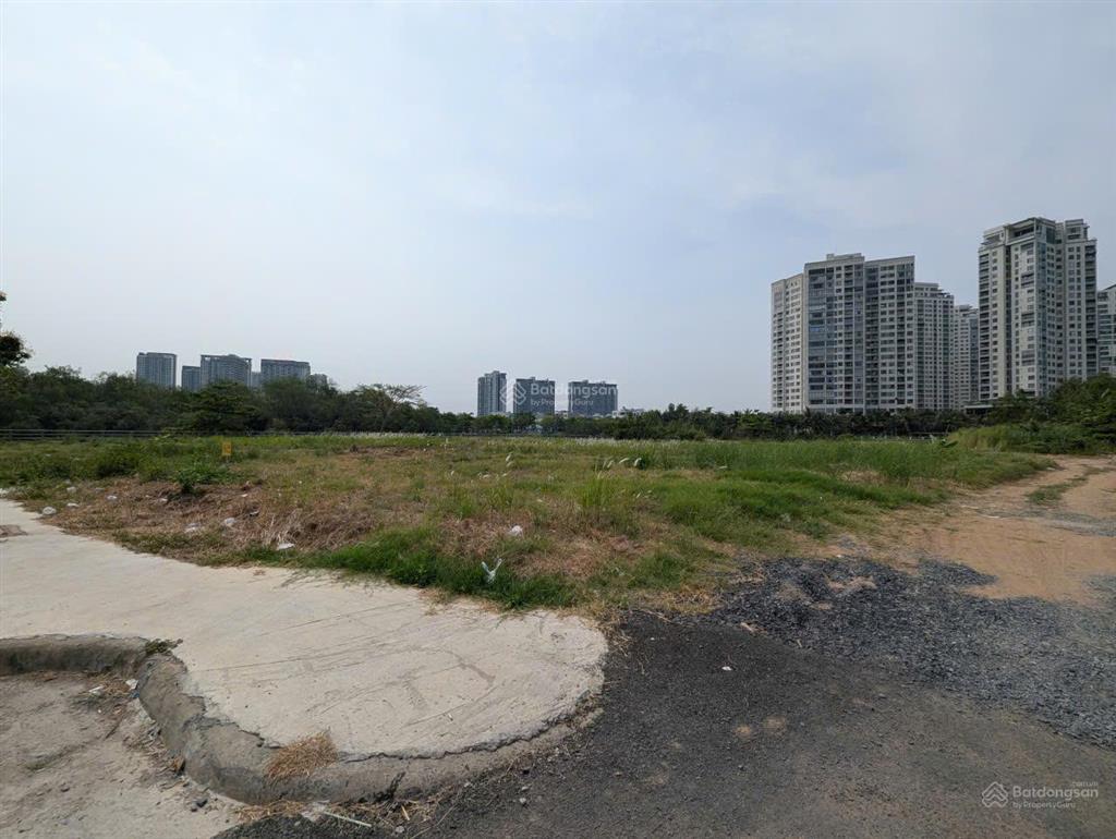 Khuôn đất mặt tiền ngay lũy bán bích, 70x50m, 3320m2, full thổ, 350 tỷ giảm còn 245 tỷ, quá rẻ