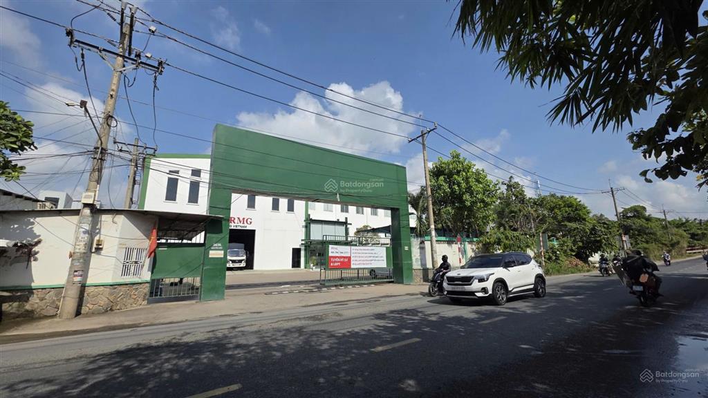 Mặt tiền góc nguyễn xiển  lò lu, 4400m2 thổ cư 1725m2. 240 tỷ giảm còn 16x tỷ. hđt 225 triệu