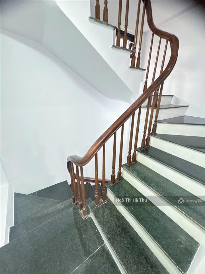 Nhỉnh 6 tỷ có nhà bát khối  gần cầu vĩnh tuy  oto sát nhà