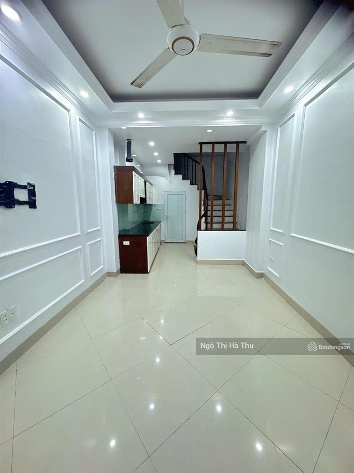 Nhỉnh 6 tỷ có nhà bát khối  gần cầu vĩnh tuy  oto sát nhà