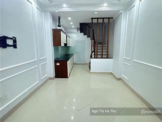 Nhỉnh 6 tỷ có nhà bát khối  gần cầu vĩnh tuy  oto sát nhà