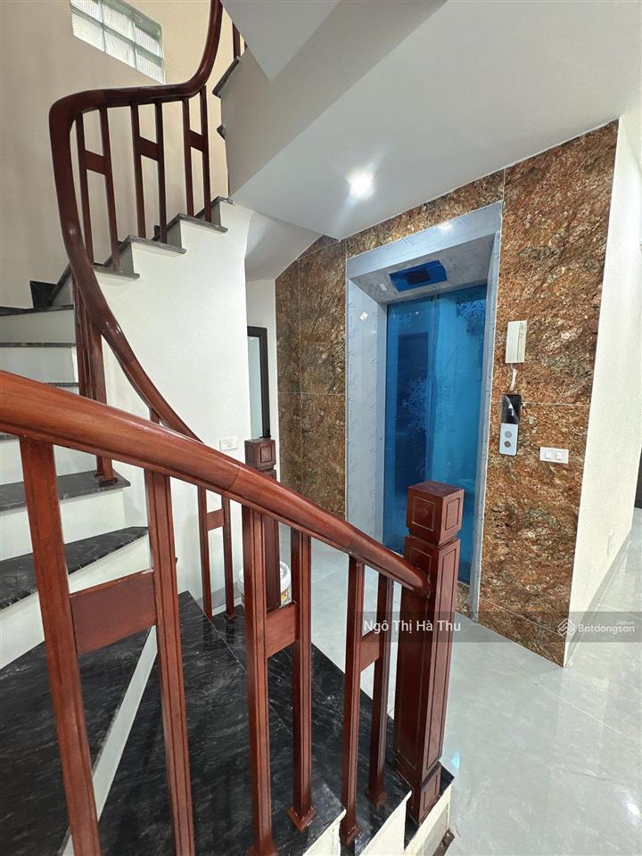 12.5tỷ có nhà thang máy  50m x 5 tầng  oto  gần cầu vĩnh tuy  nhà mới tinh