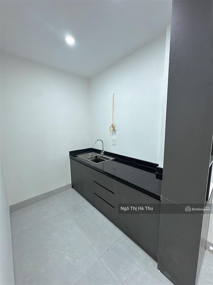 12.5tỷ có nhà thang máy  50m x 5 tầng  oto  gần cầu vĩnh tuy  nhà mới tinh