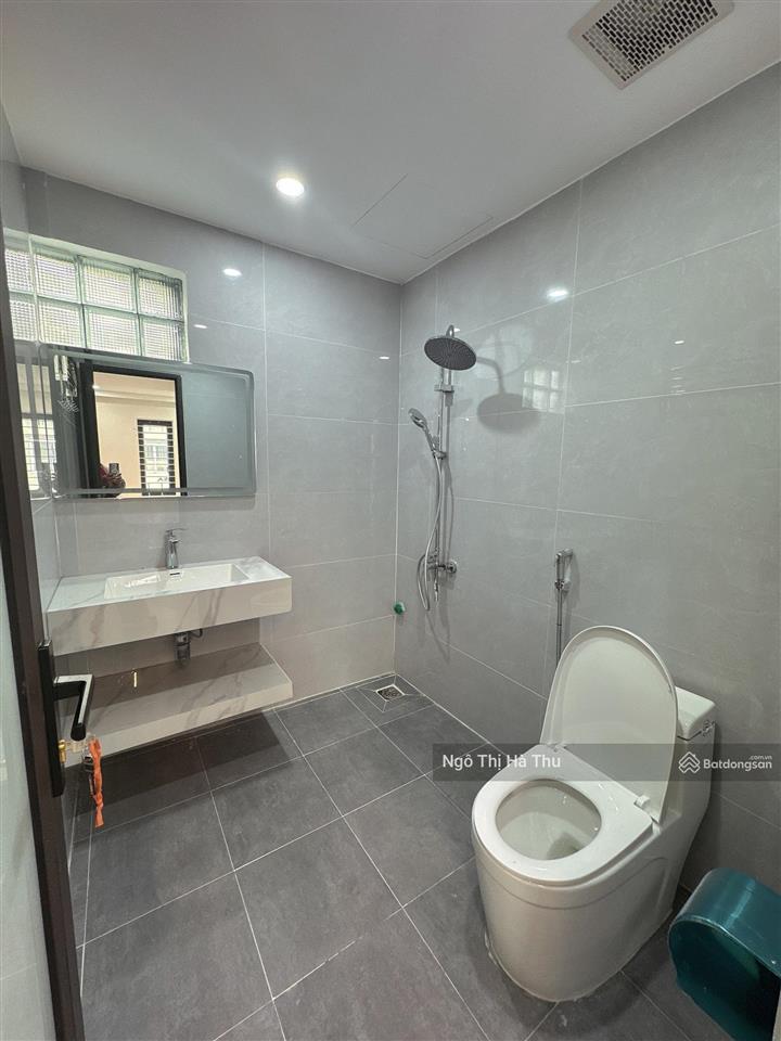 12.5tỷ có nhà thang máy  50m x 5 tầng  oto  gần cầu vĩnh tuy  nhà mới tinh