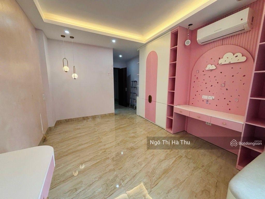 Nhỉnh 8 tỷ có ngay nhà đẹp nguyễn văn cừ  gần ngay cầu chương dương  full nội thất cao cấp