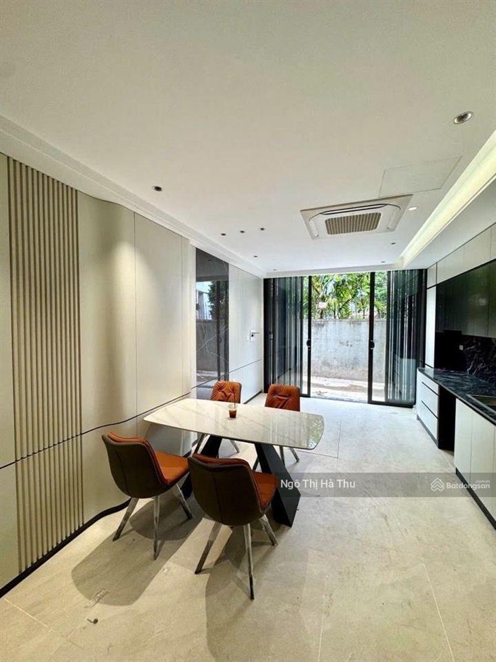 Bán nhà ngọc thụy 6 tầng thang máy  view công viên full đồ  11tỷ nhỉnh