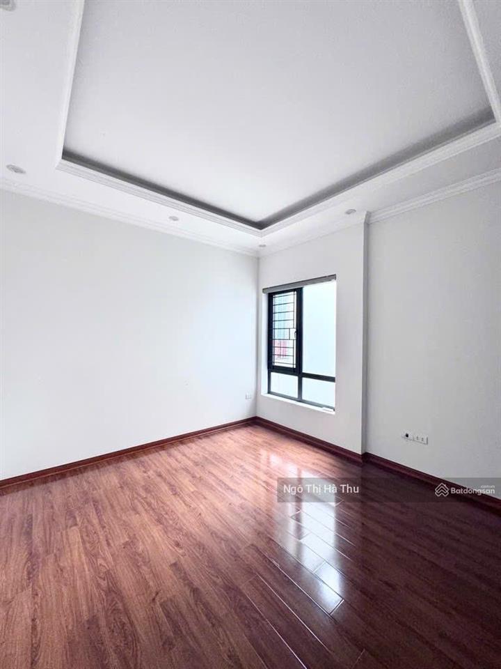 Bán nhà hoa lâm long biên diện tích 30m xây 5 tầng kiên cố full nội thất