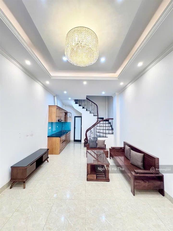 Bán nhà hoa lâm long biên diện tích 30m xây 5 tầng kiên cố full nội thất