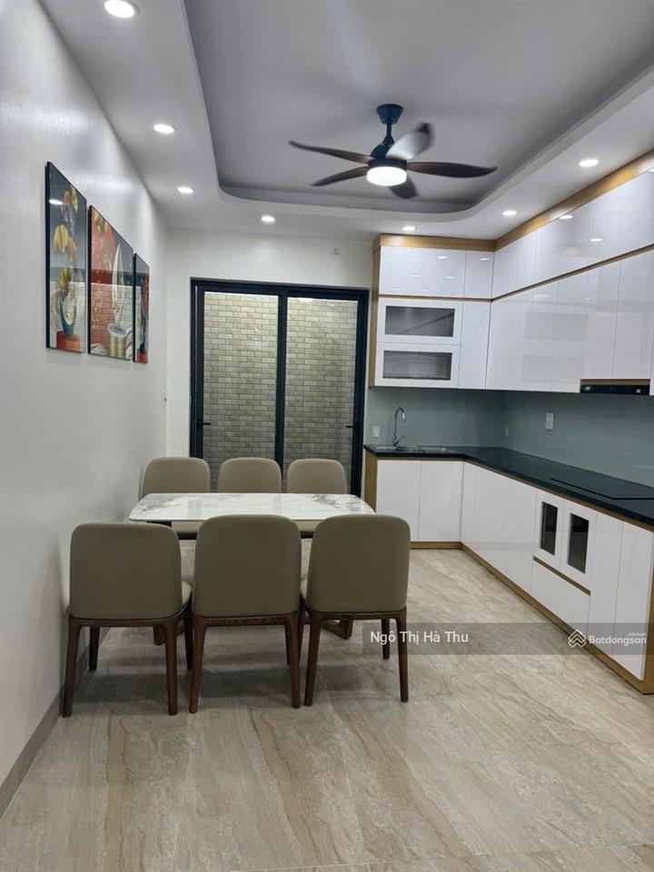 Chỉ 12.x tỷ có ngay nhà thang máy  6 phòng ngủ  oto gần nhà  full nội thất đẹp  phố nguyễn sơn