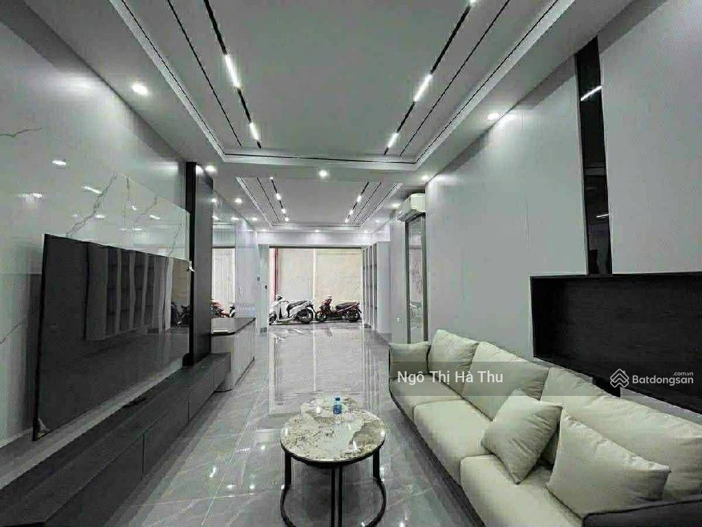 Nhỉnh 14 tỷ có nhà thang máy  full nội thất mới kính kong  hoàng như tiếp  long biên.