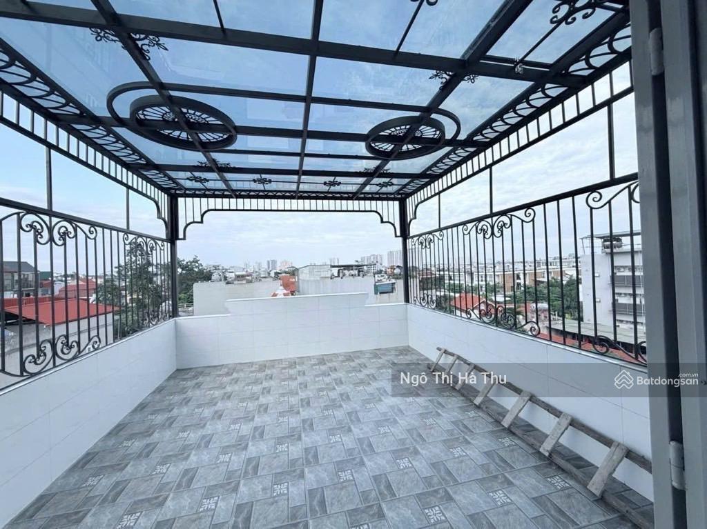 15.x tỷ  nhà ngọc thuỵ long biên ngõ thông ô tô vào nhà 6 tầng thang máy full nội thất