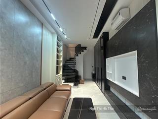 9.35 tỷ có nhà nguyễn văn cừ  mới tinh  trung tâm ngọc lâm  full nội thất