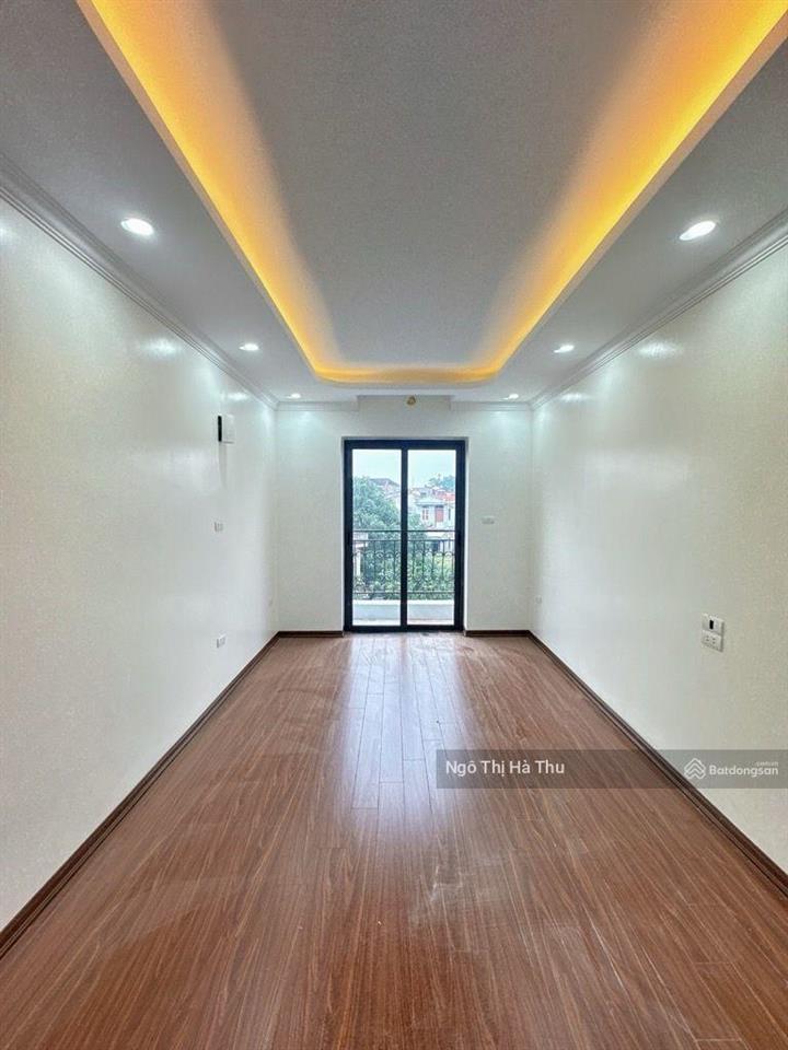 7.x tỷ nhà mới tinh phố đức giang ngõ ô tô qua nhà thoải mái