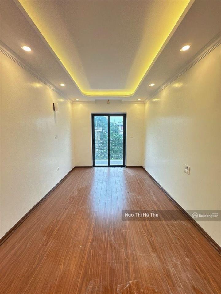 7.x tỷ nhà mới tinh phố đức giang ngõ ô tô qua nhà thoải mái