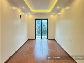 7.68tỷ nhà mới tinh phố đức giang ngõ ô tô qua nhà thoải mái