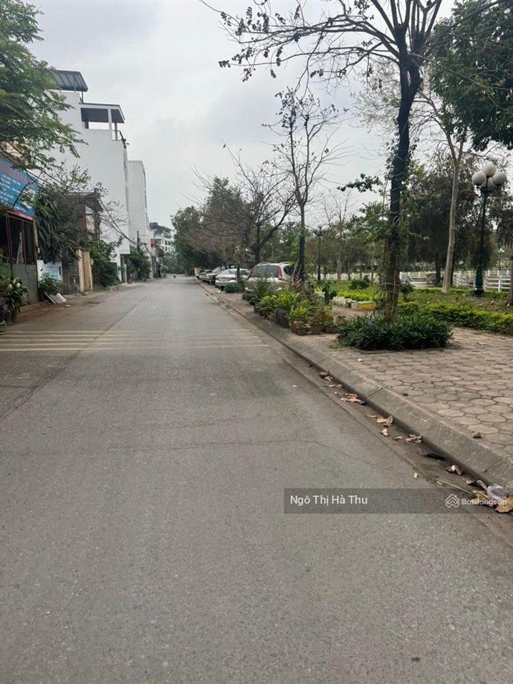 Em cần bán gấp mảnh đất đẹp phố thanh am  vỉa hè  ô tô tránh  khu tđc xóm lò  giá đầu tư