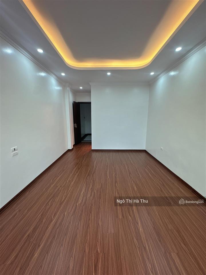 7.85 tỷ nhà mới tinh 55m2 x 5 tầng ngõ thông tương lai ra mặt đường 13.5m