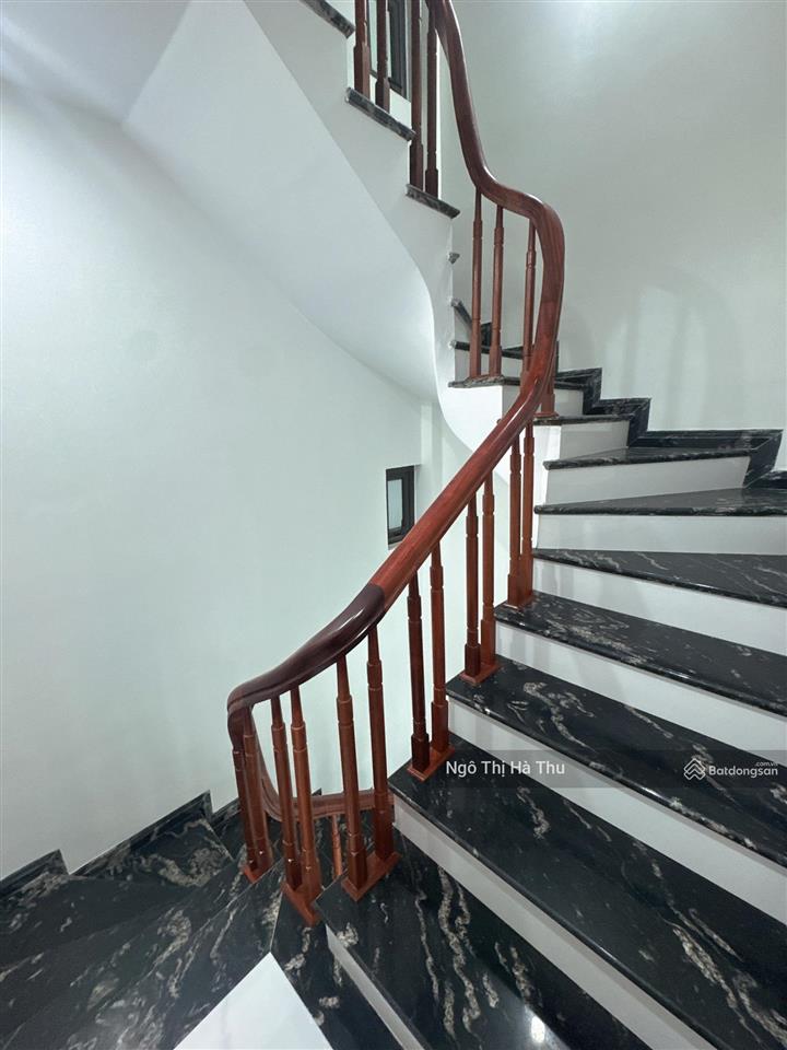 7.85 tỷ nhà mới tinh 55m2 x 5 tầng ngõ thông tương lai ra mặt đường 13.5m