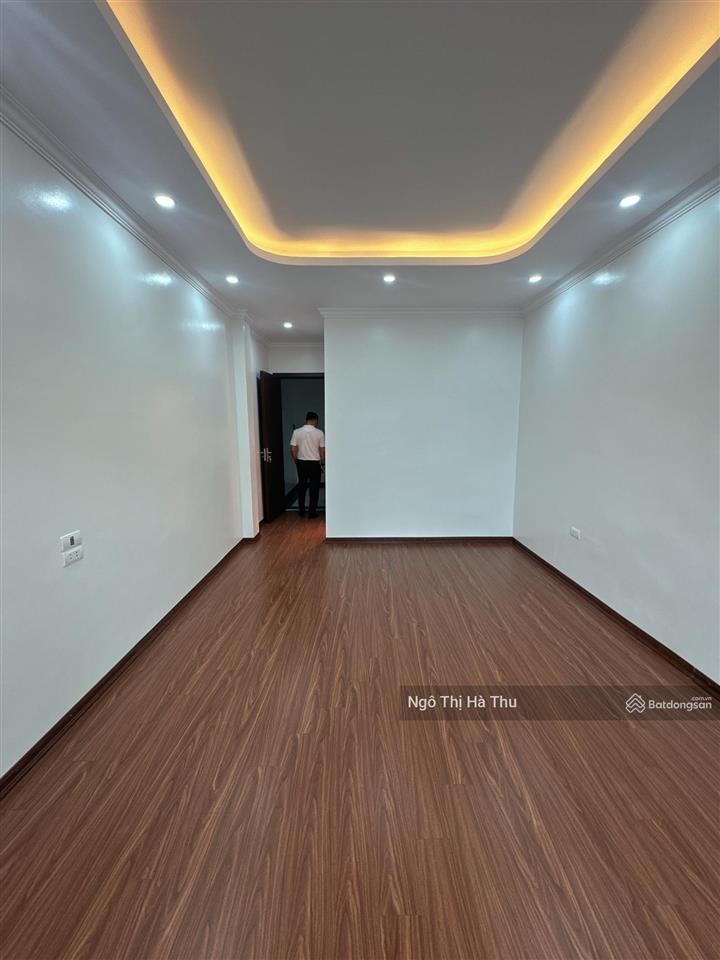 7.85 tỷ nhà mới tinh 55m2 x 5 tầng ngõ thông tương lai ra mặt đường 13.5m
