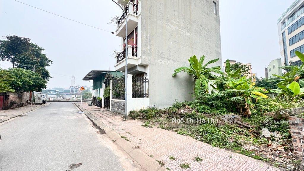 Chị tôi có mảnh đất đấu giá ngõ vườn hồ bát khối cần bán gấp  giá nào cũng bán  90m  mặt tiền 7m