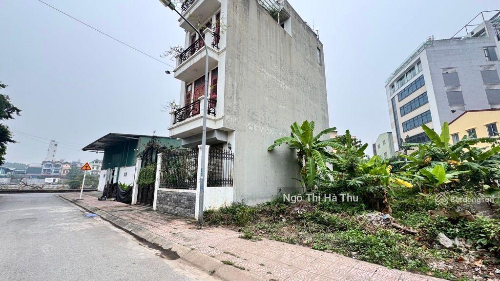Chị tôi có mảnh đất đấu giá ngõ vườn hồ bát khối cần bán gấp  giá nào cũng bán  90m  mặt tiền 7m