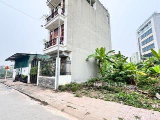Chị tôi có mảnh đất đấu giá ngõ vườn hồ bát khối cần bán gấp  giá nào cũng bán  90m  mặt tiền 7m