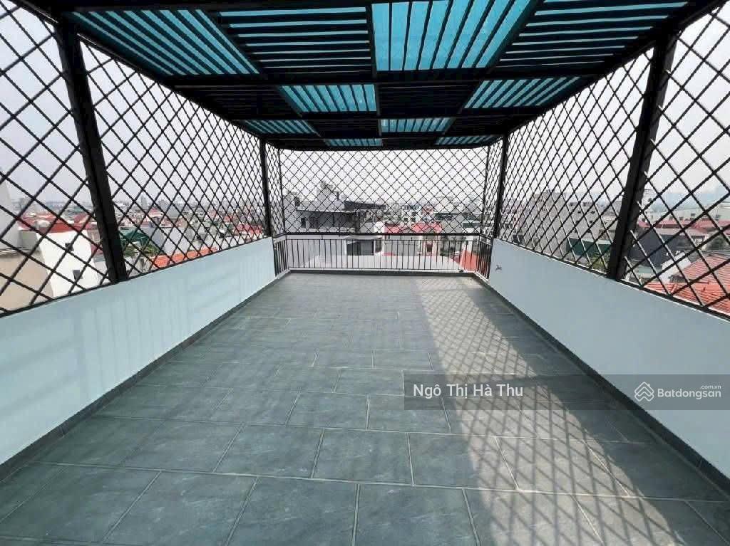 9.x tỷ nhà 65m2 5 tầng 6 ngủ ô tô đỗ cổng rẻ nhất long biên
