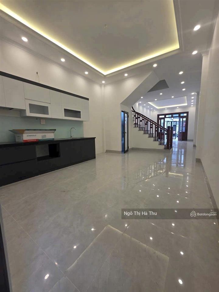 9.x tỷ nhà 65m2 5 tầng 6 ngủ ô tô đỗ cổng rẻ nhất long biên