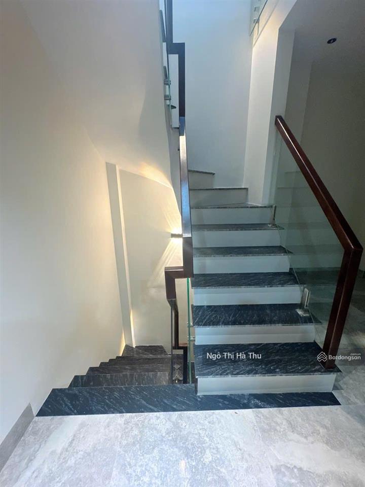 Bán nhà nguyễn văn cừ  khu vip nhất long biên  50m x 6 tầng thang máy  full nội thất cao cấp