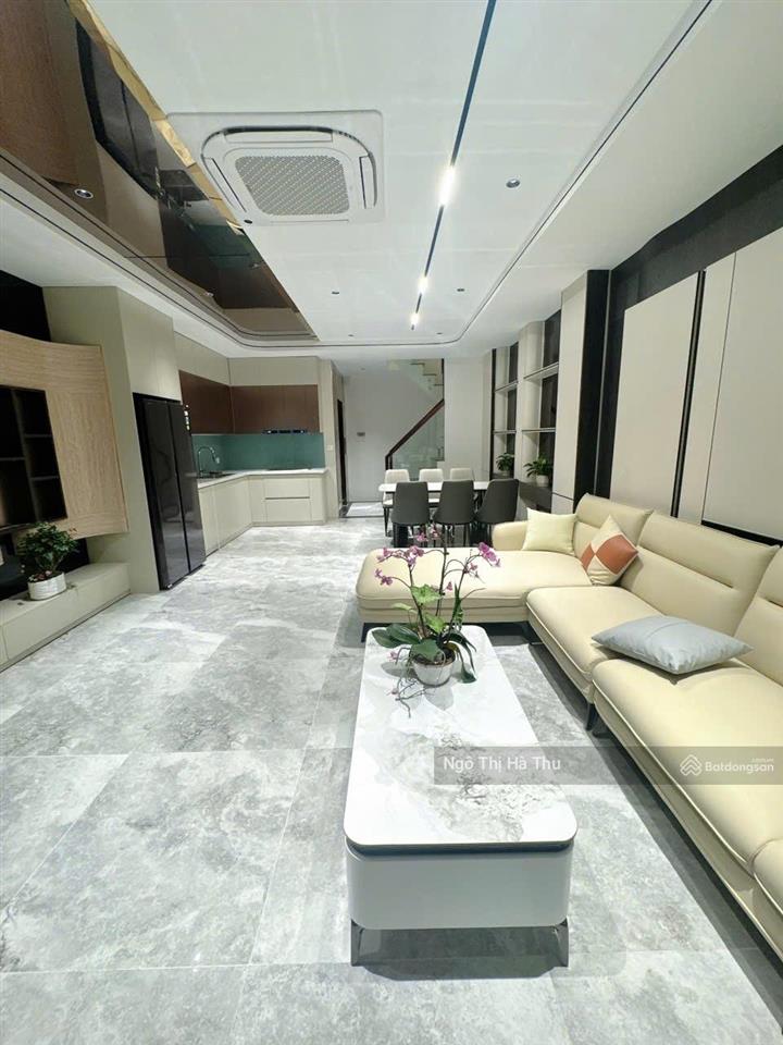 Bán nhà nguyễn văn cừ  khu vip nhất long biên  50m x 6 tầng thang máy  full nội thất cao cấp