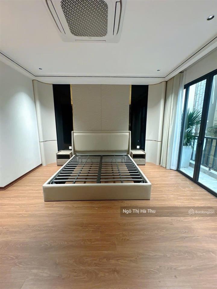 Bán nhà nguyễn văn cừ  khu vip nhất long biên  50m x 6 tầng thang máy  full nội thất cao cấp
