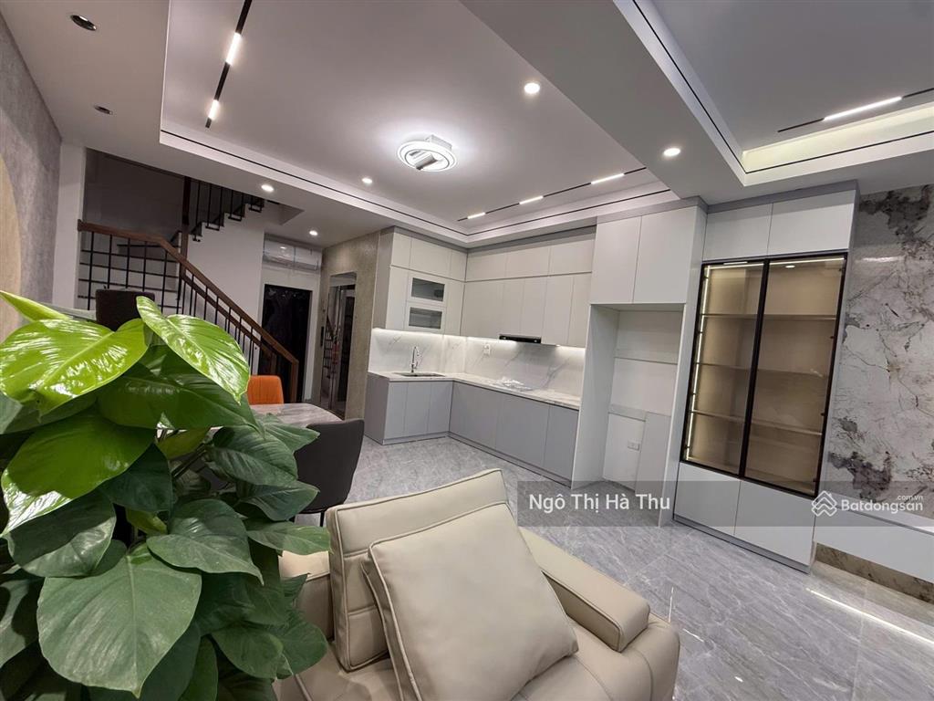 12.5 tỷ có nhà 66m x 6 tầng thang máy  ngọc thụy nhà đẹp thang máy ô tô đỗ cổng