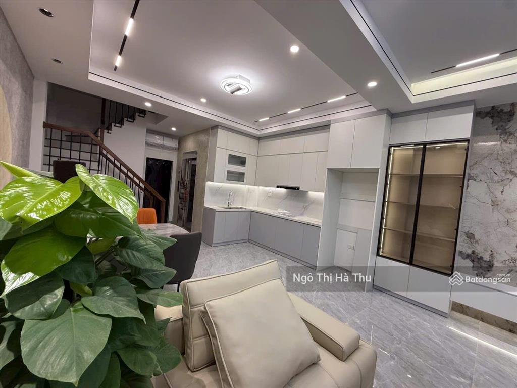 12.5 tỷ có nhà 66m x 6 tầng thang máy  ngọc thụy nhà đẹp thang máy ô tô đỗ cổng