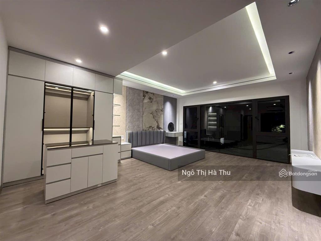 12.5 tỷ có nhà 66m x 6 tầng thang máy  ngọc thụy nhà đẹp thang máy ô tô đỗ cổng