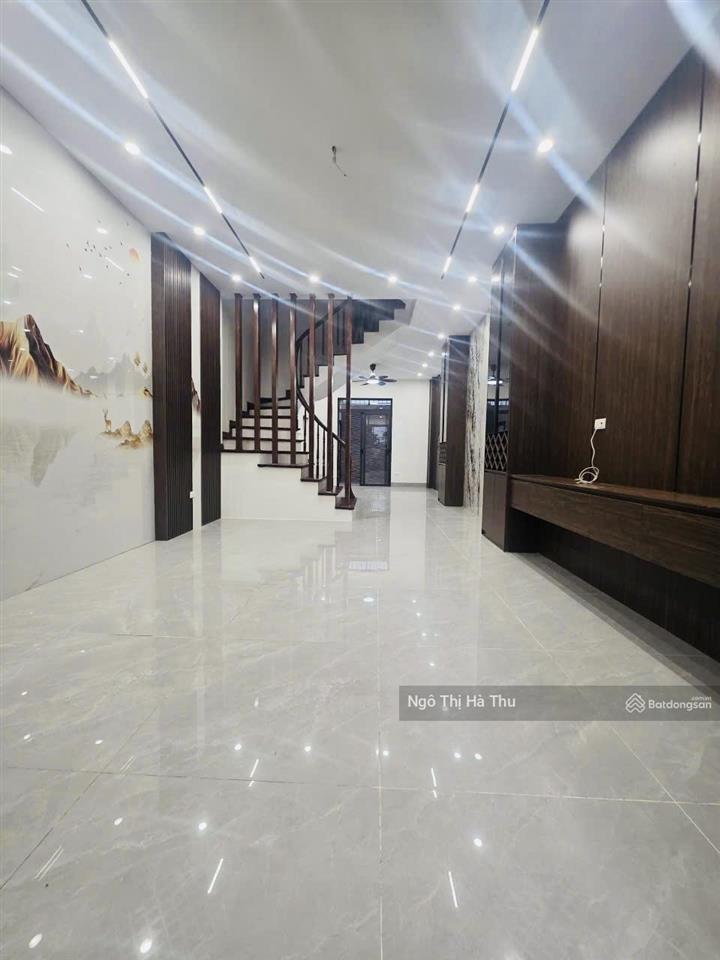 9.x tỷ có nhà ngọc thuỵ mới tinh 65m x 5 phòng ngủ rộng  2 thoáng vĩnh viễn  ở ngay