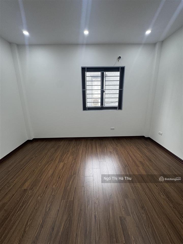 9.x tỷ có nhà ngọc thuỵ mới tinh 65m x 5 phòng ngủ rộng  2 thoáng vĩnh viễn  ở ngay