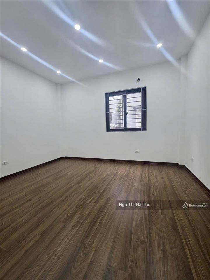 9.x tỷ có nhà ngọc thuỵ mới tinh 65m x 5 phòng ngủ rộng  2 thoáng vĩnh viễn  ở ngay