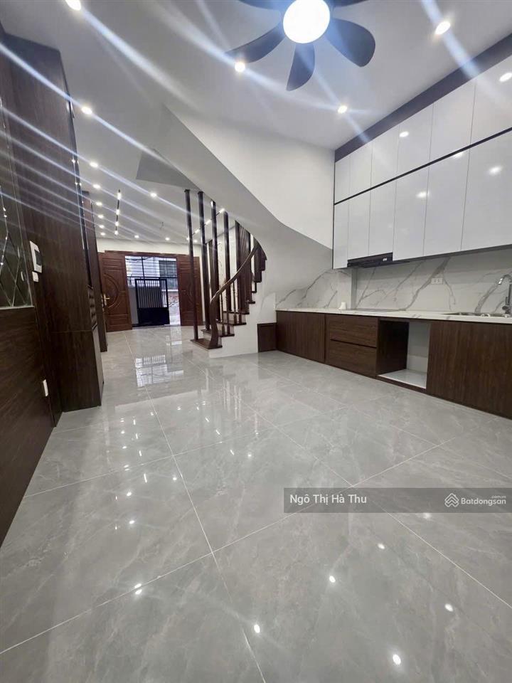 9.x tỷ có nhà ngọc thuỵ mới tinh 65m x 5 phòng ngủ rộng  2 thoáng vĩnh viễn  ở ngay