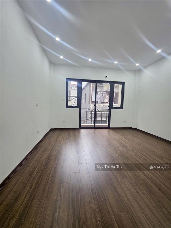 9.x tỷ có nhà ngọc thuỵ mới tinh 65m x 5 phòng ngủ rộng  2 thoáng vĩnh viễn  ở ngay