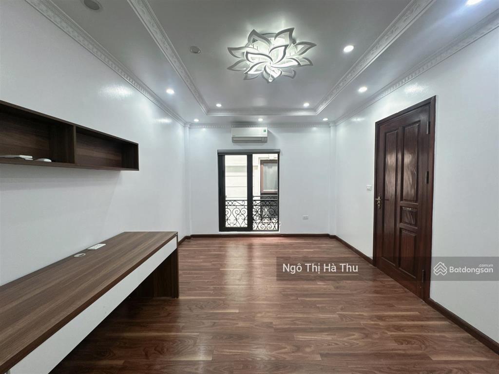 7,x tỷ có nhà đẹp nguyễn sơn long biên  full nội thất ở ngay. hàng cực hiếm  1 căn hiếm có