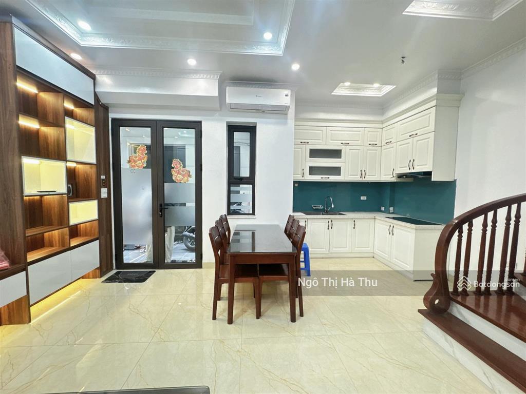 7,x tỷ có nhà đẹp nguyễn sơn long biên  full nội thất ở ngay. hàng cực hiếm  1 căn hiếm có