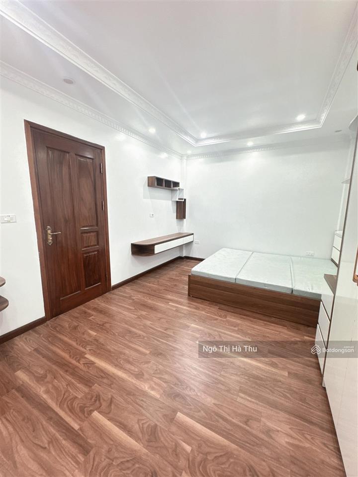 7,x tỷ có nhà đẹp nguyễn sơn long biên  full nội thất ở ngay. hàng cực hiếm  1 căn hiếm có