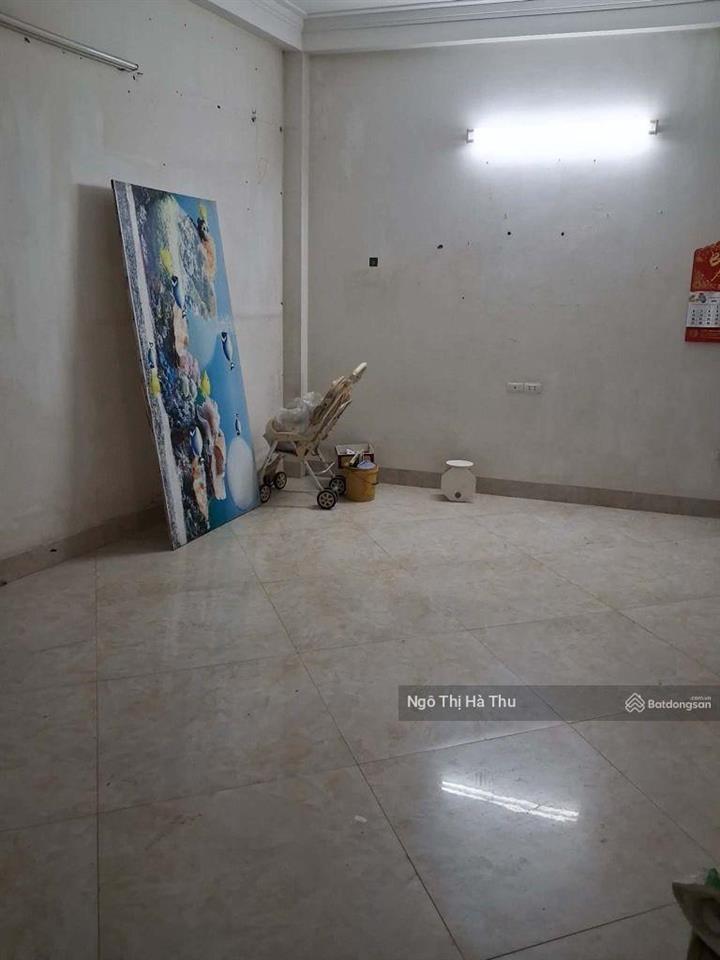 Chính chủ cần bán gấp nhà dân xây  ngõ thông  phường việt hưng  giá đầu tư