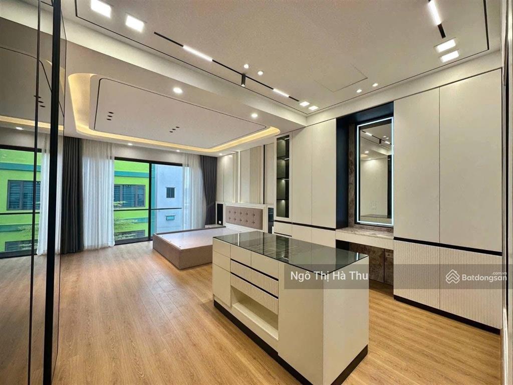 Bán nhà khu tđc ngọc thuỵ, đường rộng  vỉa hè  gara oto  thang máy  full nội thất