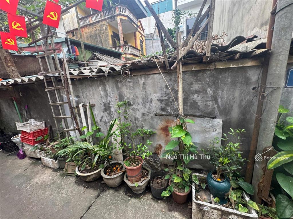 Bán đất gần ngọc lâm giá chỉ 5.x tỷ  anh tôi nhờ bán kín hàng đẹp  gần 40m  mt rộng