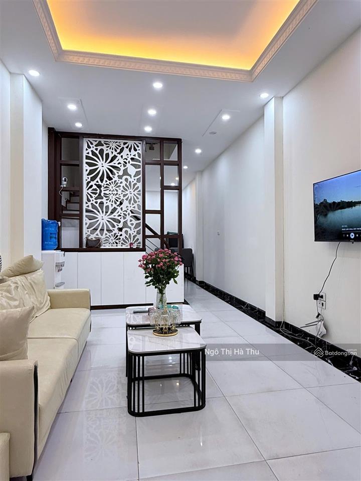 Bán nhà ngọc thụy ô tô đỗ cửa full nội thất gần 40m x 5 tầng 6.9 tỷ  ở ngay
