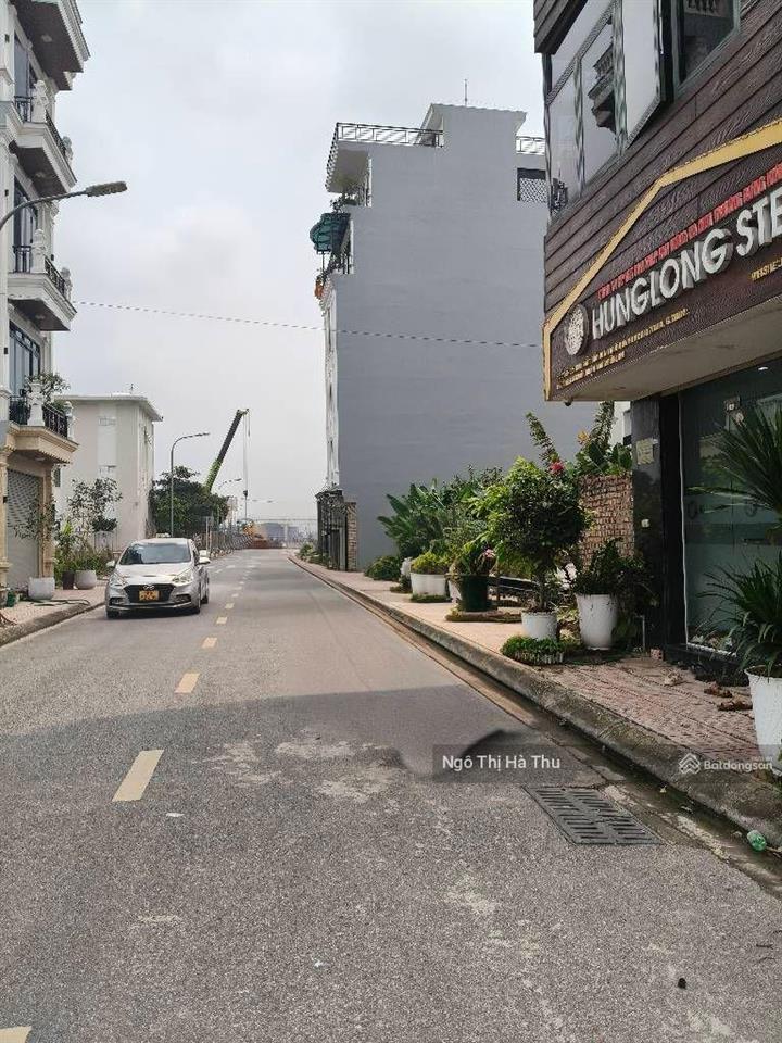 Chị tôi cần bán gấp mảnh đất tái định cư cự khối  lô đẹp nhất khu  2 mặt ngõ oto tránh