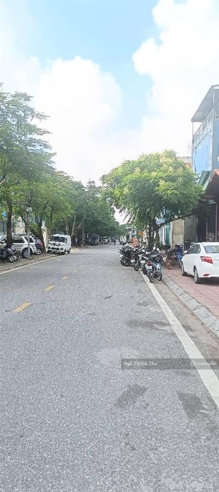 94 mét đất có vỉa hè  gần khu tái định cư cự khối  kinh doanh đỉnh cao  3 làn xe oto tránh